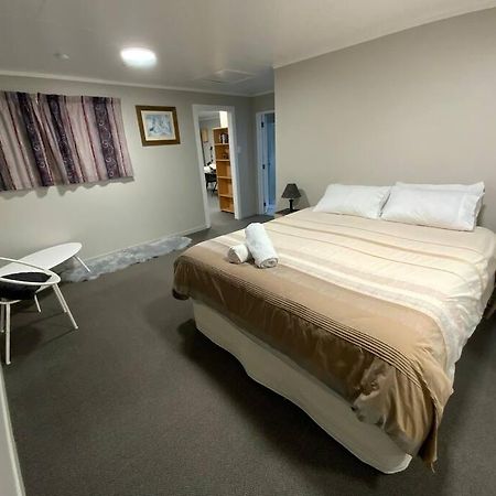 Quiet & Close To Town Taupo Bagian luar foto